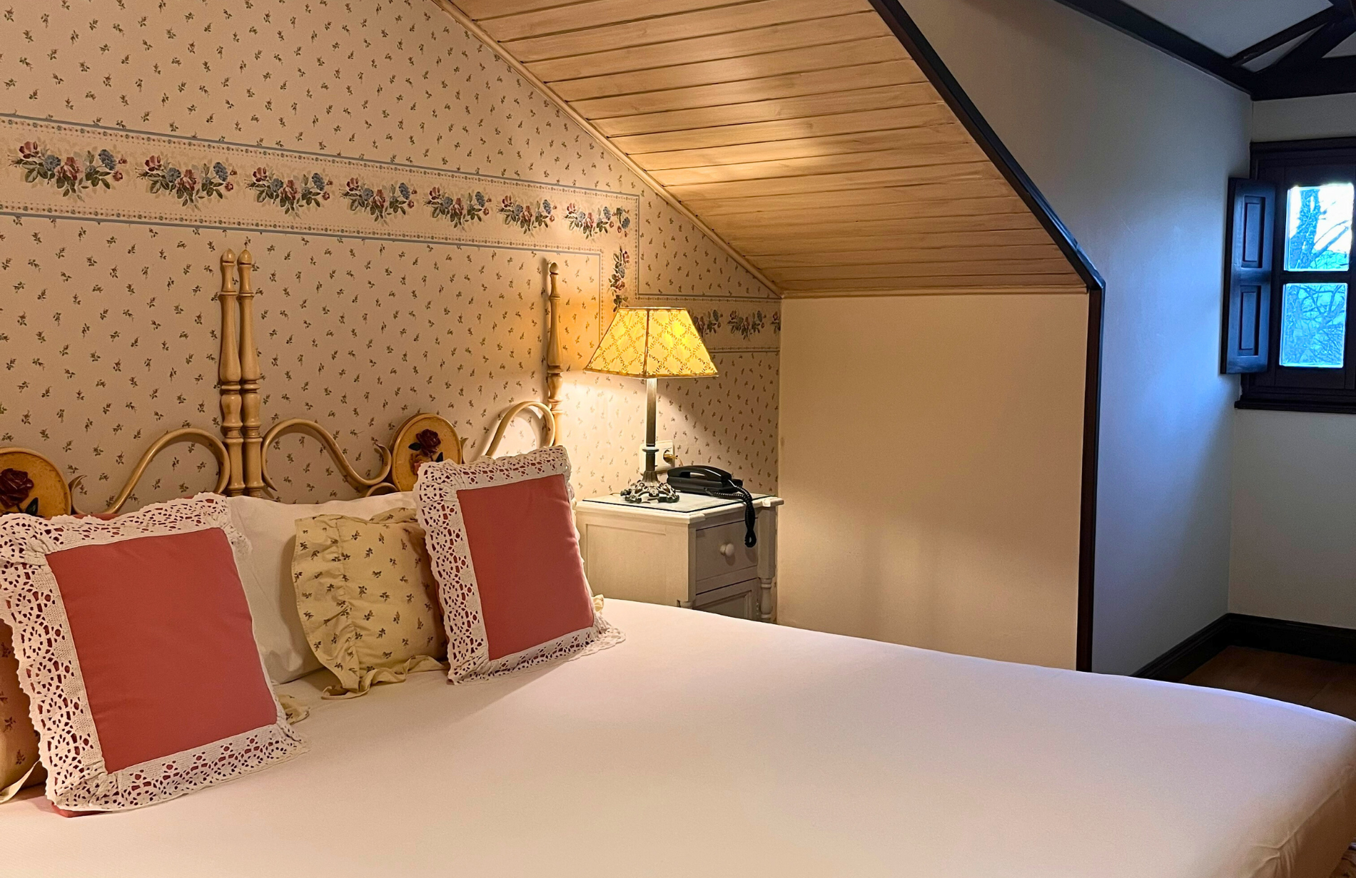 habitacion -estandar-rosa-hotel-palacio-de-cutre