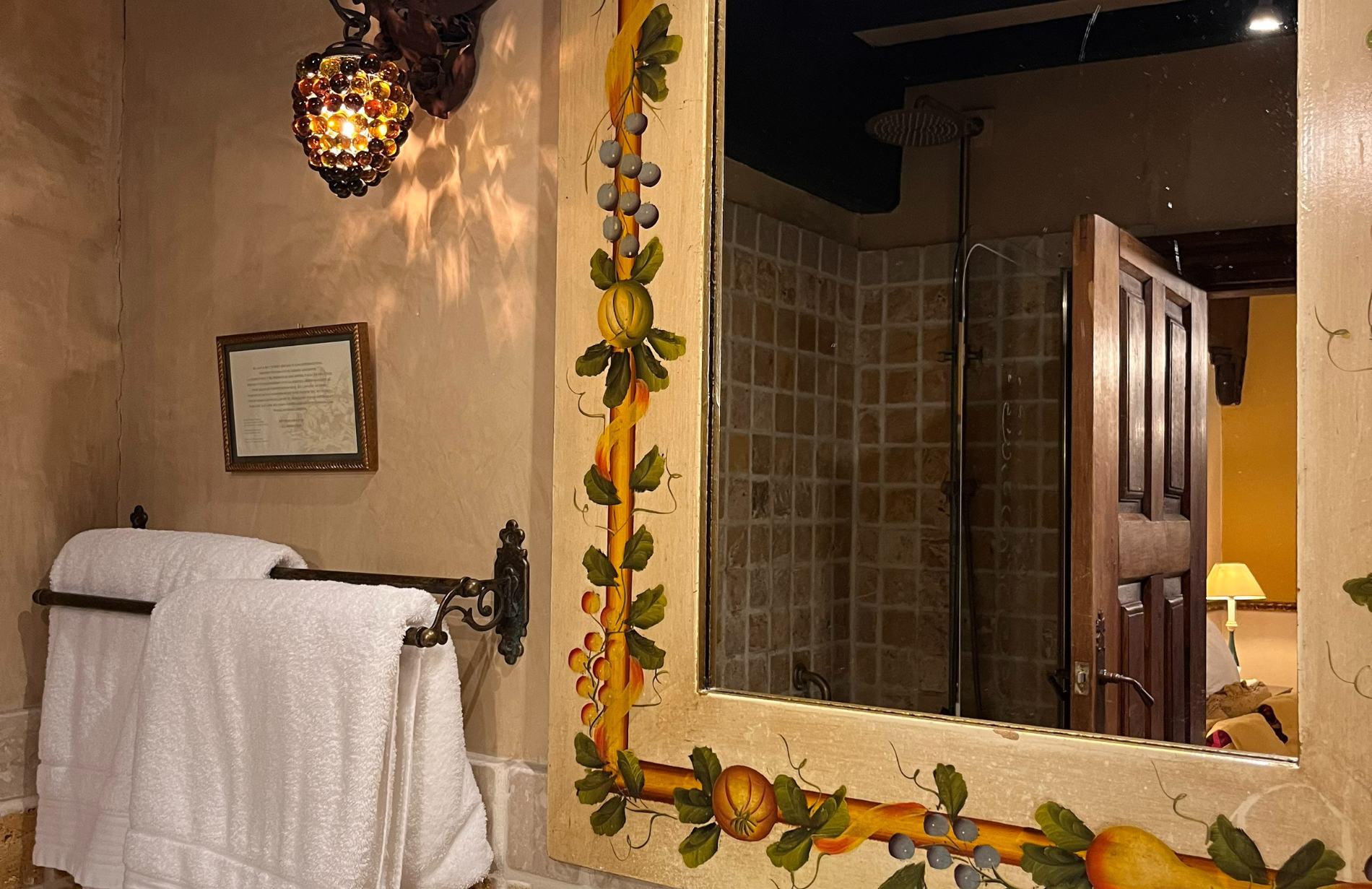 habitacion-superior-bano-hotel-palacio-de-cutre