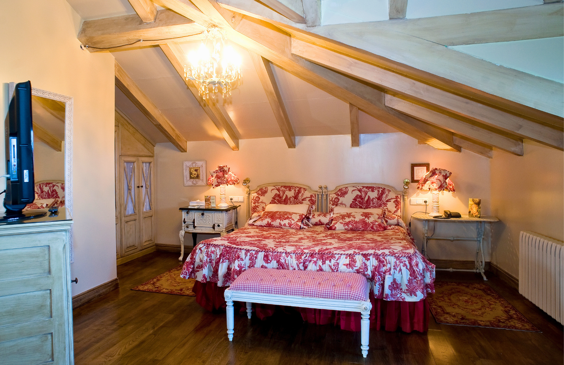 suite-petirrojo-cama-hotel-palacio-de-cutre