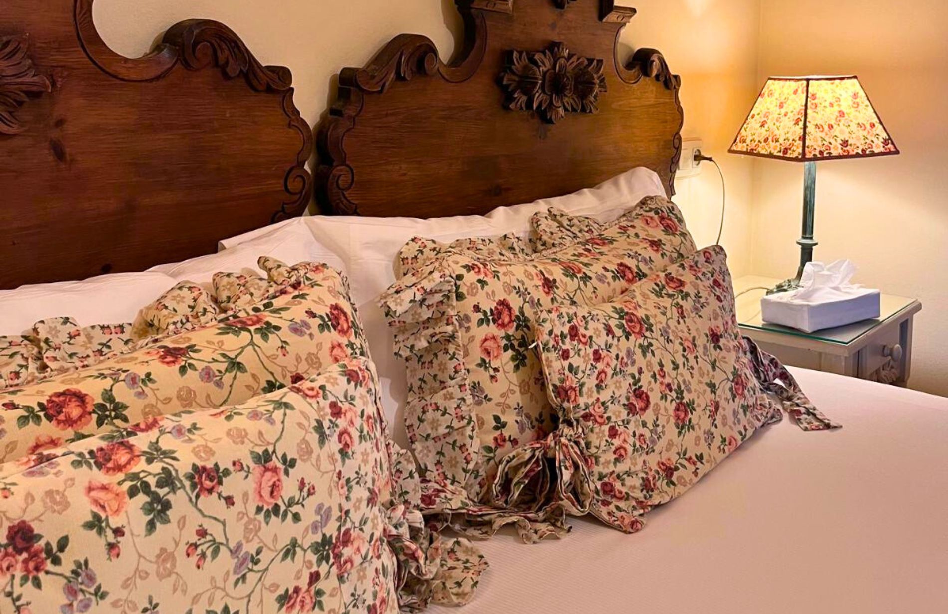 habitacion-familiar-hotel-palacio-de-cutre-detalle-cama
