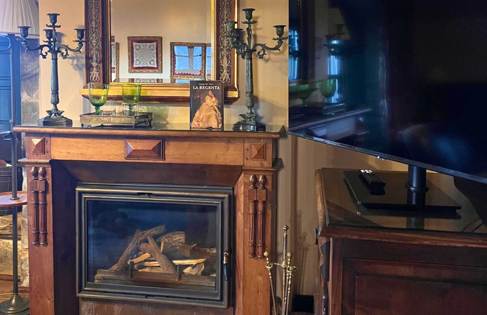 suite-la-regenta-hotel-palacio-de-cutre-chimenea